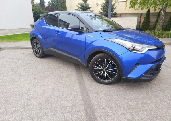 Toyota C-HR cena 95000 przebieg: 116000, rok produkcji 2018 z Kościan małe 211